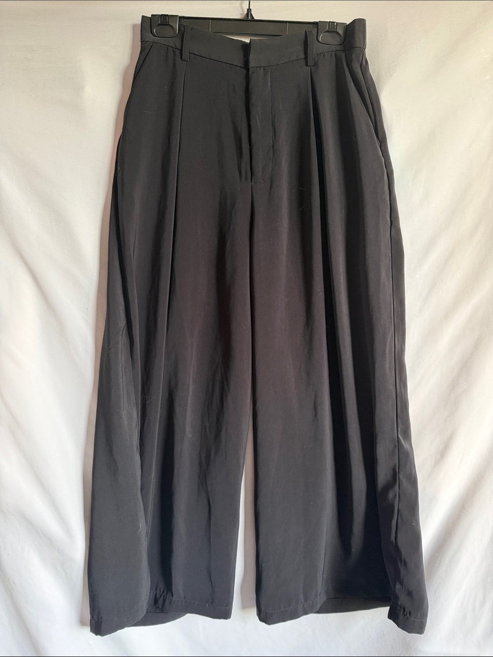 Black Wide-Leg Women's Trousers — Tailored Pleat Front